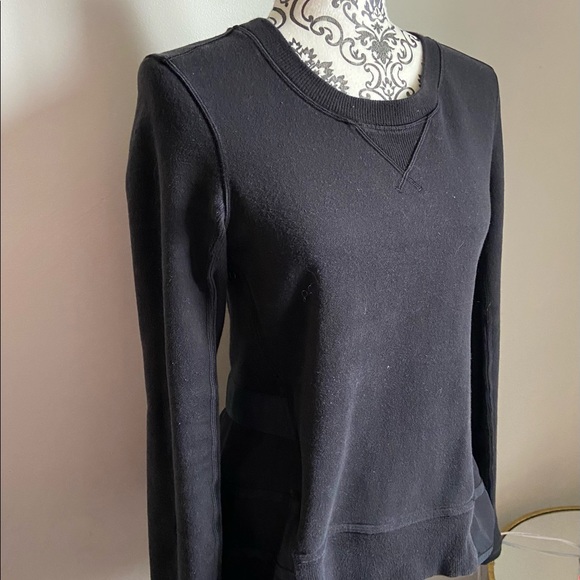 Size 4 black lulu pullover - Picture 5 of 5